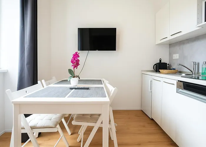Dainn Schoenbrunn Apartment
