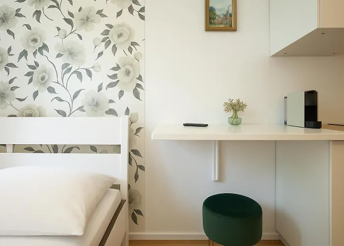 Dainn Schoenbrunn Apartment